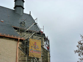 Abbau des Gerüstes an der Südseite (Foto: Karl-Franz Thiede)